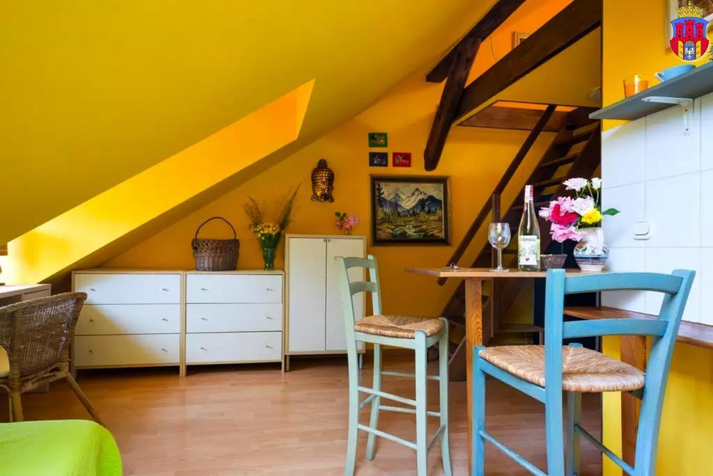 Live Like Locals: Market Square X Jewish District Krakau Kamer foto