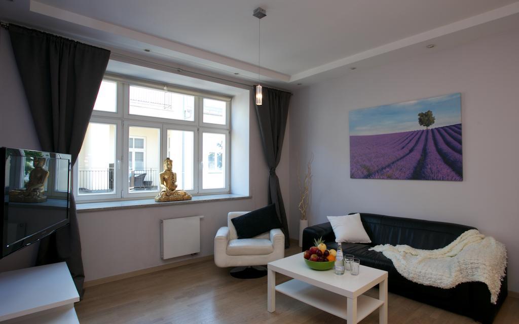 Live Like Locals: Market Square X Jewish District Krakau Buitenkant foto