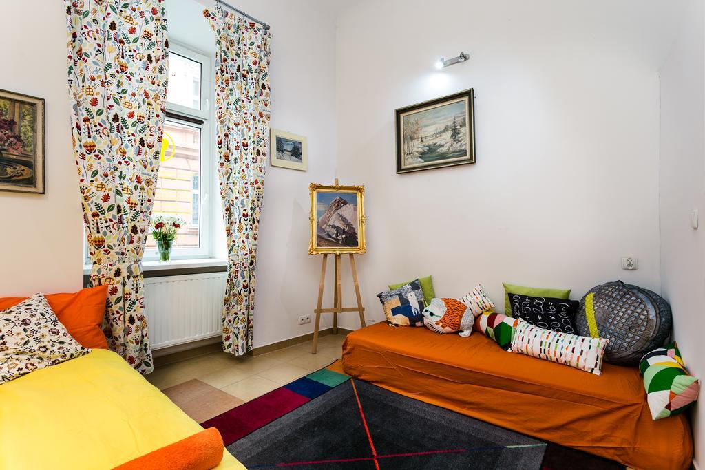 Live Like Locals: Market Square X Jewish District Krakau Buitenkant foto