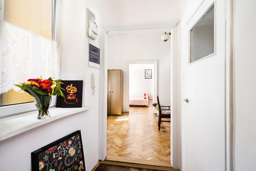 Live Like Locals: Market Square X Jewish District Krakau Buitenkant foto